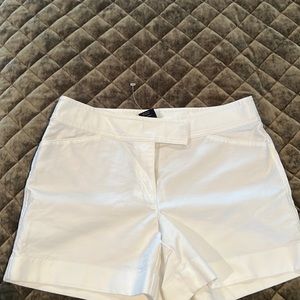 Ann Taylor signature white cotton short Neverworn